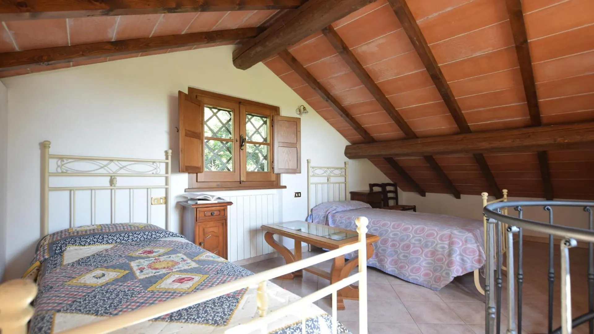 Nyaraló Gorgeous Home In Gombitelli With Kitchen